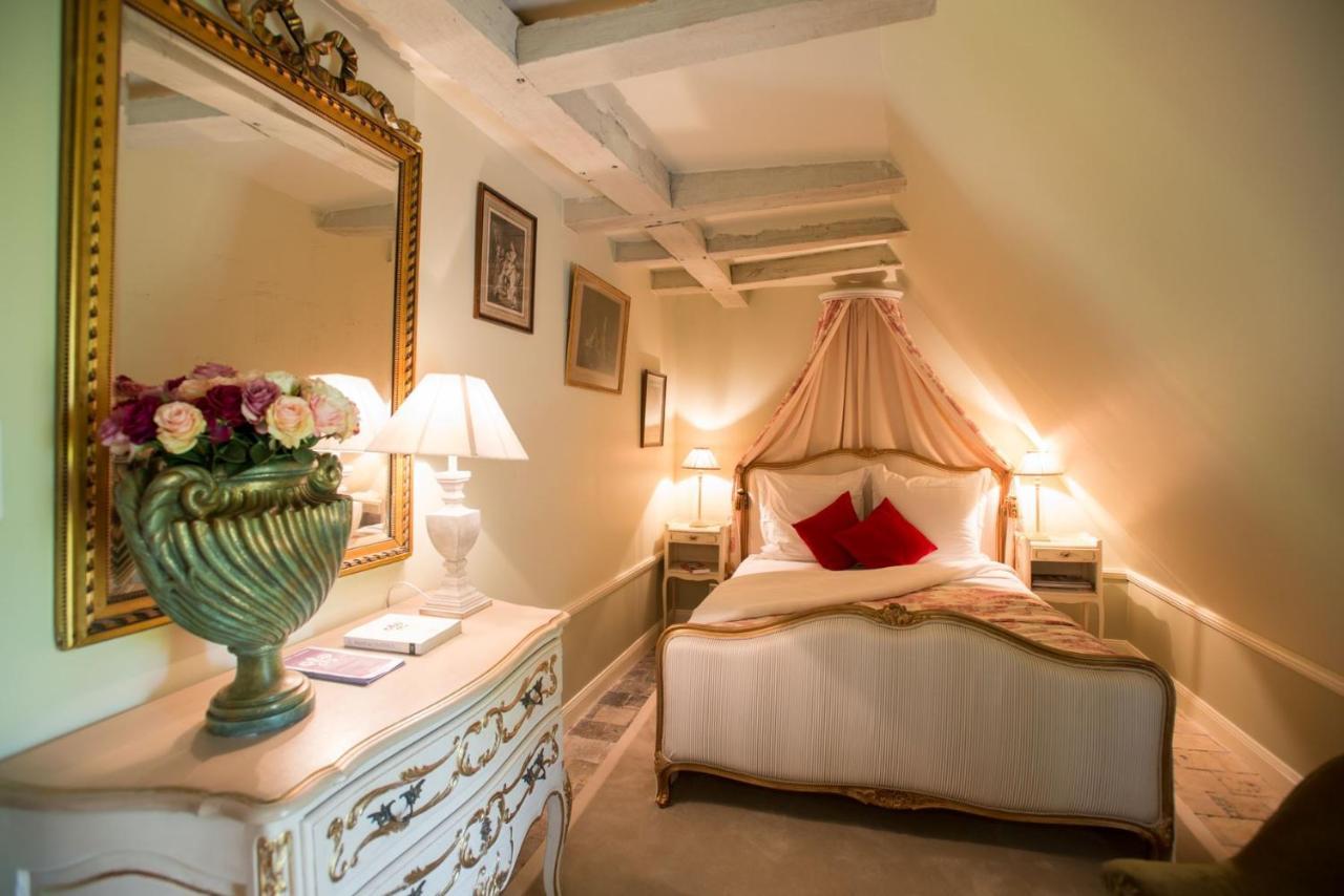 Le Manoir De Maucartier Bed & Breakfast Monnaie ภายนอก รูปภาพ