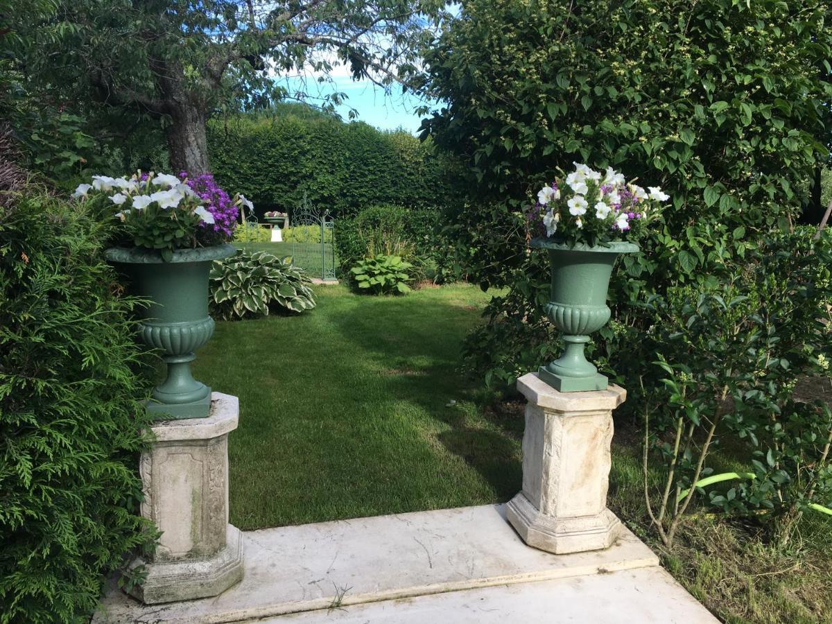 Le Manoir De Maucartier Bed & Breakfast Monnaie ภายนอก รูปภาพ