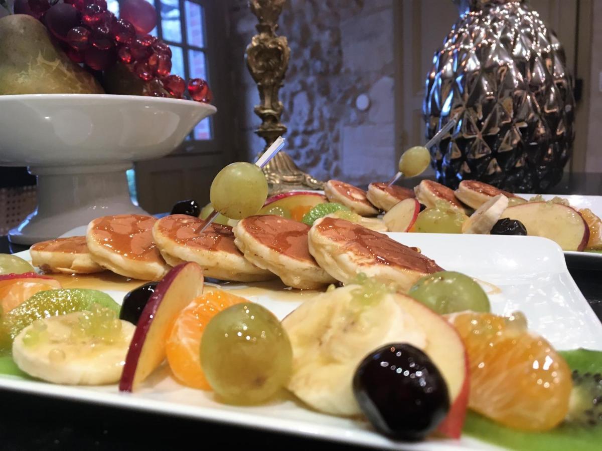 Le Manoir De Maucartier Bed & Breakfast Monnaie ภายนอก รูปภาพ