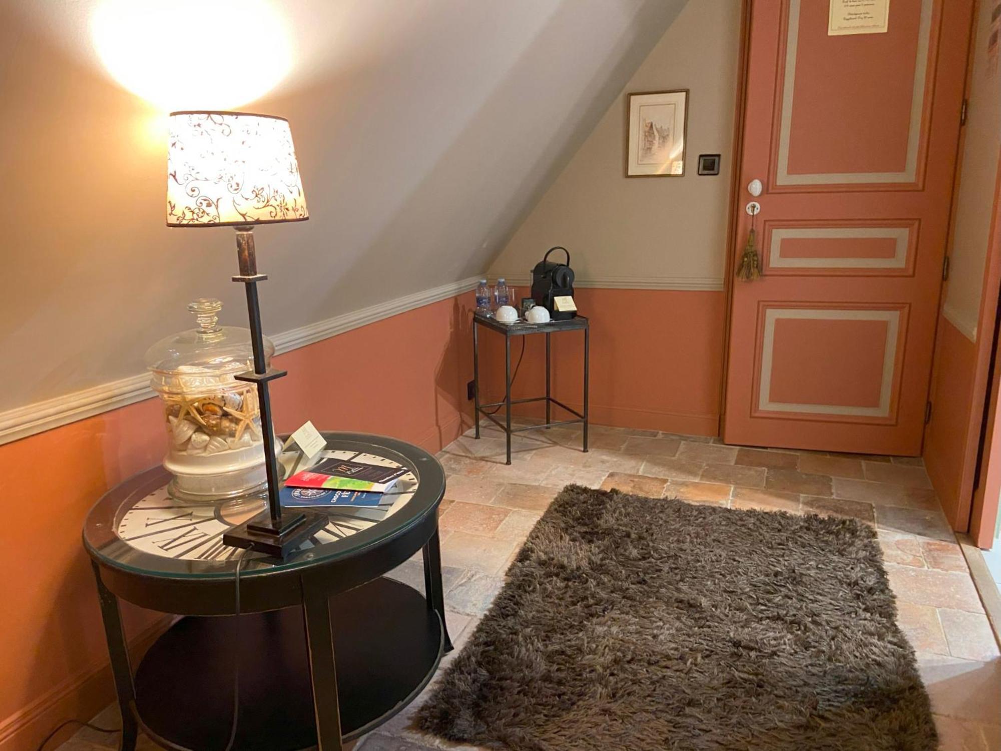 Le Manoir De Maucartier Bed & Breakfast Monnaie ภายนอก รูปภาพ